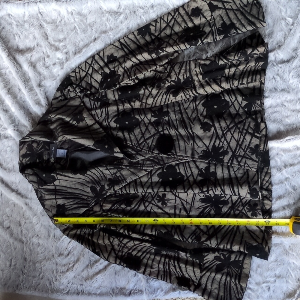 Damee Floral Black and Gray Women's Jacket - Picture 3 of 7